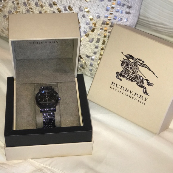 Burberry watch - Picture 1 of 3